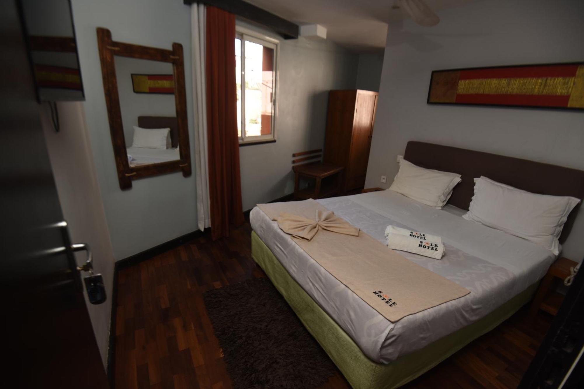 Sole Hotel Антананариву Экстерьер фото