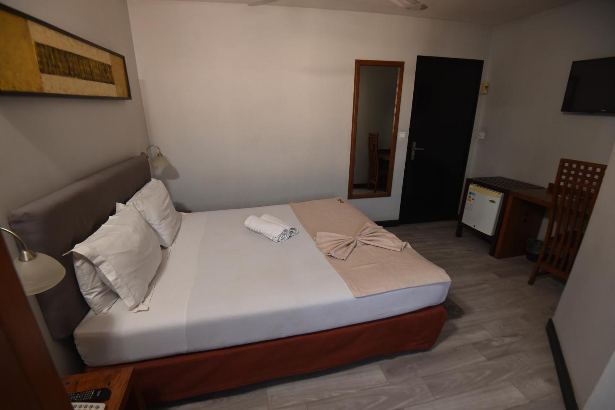 Sole Hotel Антананариву Экстерьер фото